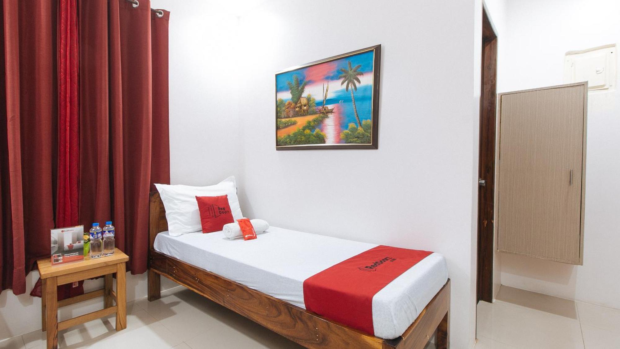Reddoorz Plus @ Jollydays Hotel Nueva Ecija San Jose  Exteriér fotografie